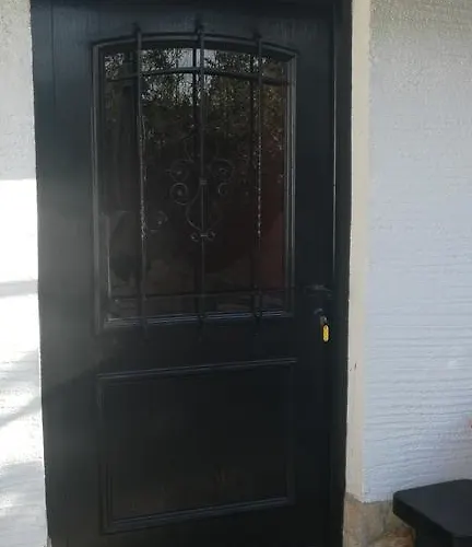 Odvojak 아파트 *